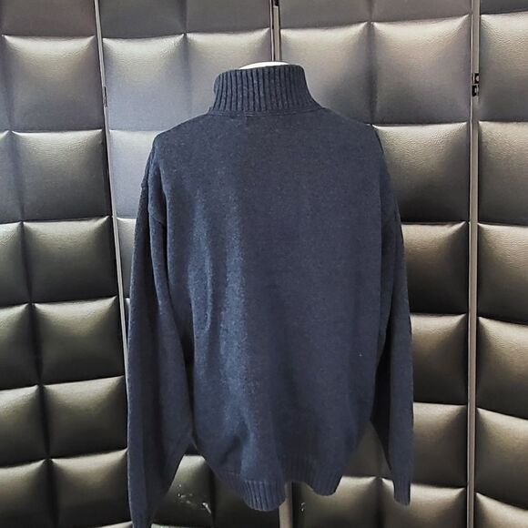 Oscar De LaRenta sweater  - Picture 7 of 7